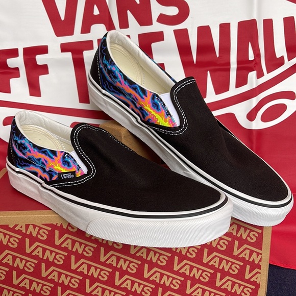 Vans Men’s Classic Slip On Electric Flame Black/True White sneakers - Picture 6 of 16